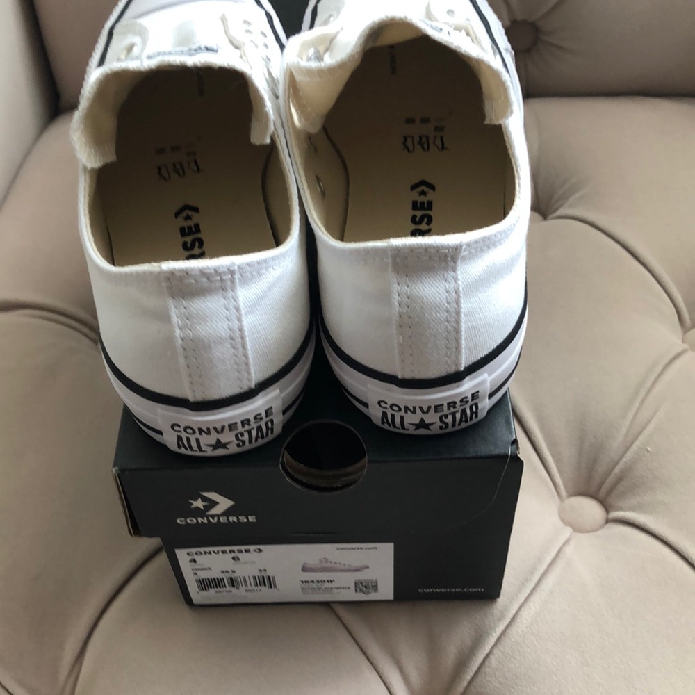 Converse Chuck Taylor All Star Laceless (uni-sex) Size 6 (NWT) - Picture 11 of 13